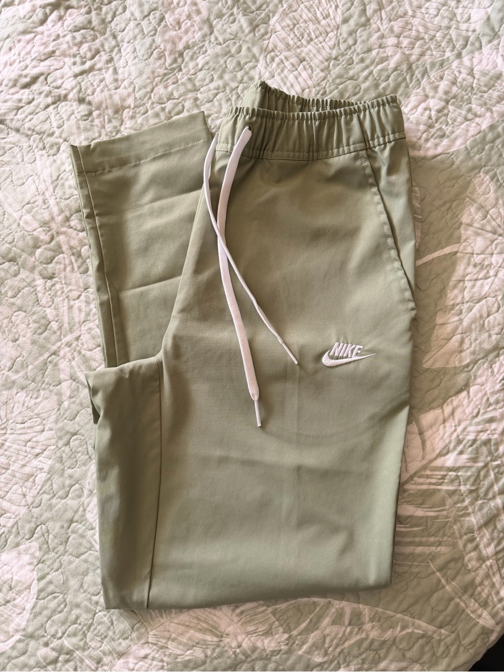 Nike Green Club woven tapered pants